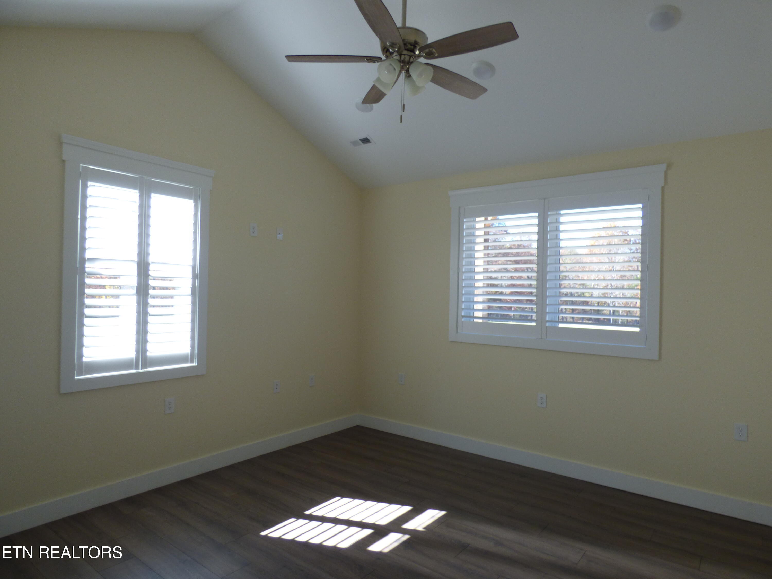 873 South Old Mail Road Crossville, TN 38572 - Photo 27 of 57 P1080498