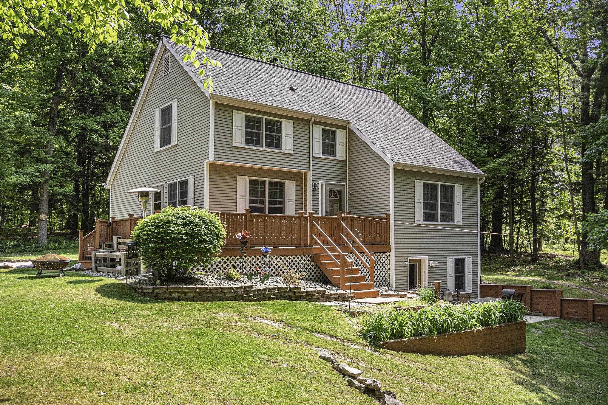 8782 West Blanchard Road Blanchard, MI 49310 - Photo 5 of 33 1907185-4.JPG