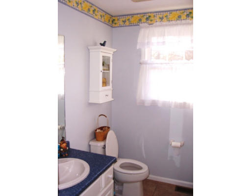 6 Pontiac Road Raynham, MA 02767 - Photo 20 of 30 Gallery Image 20