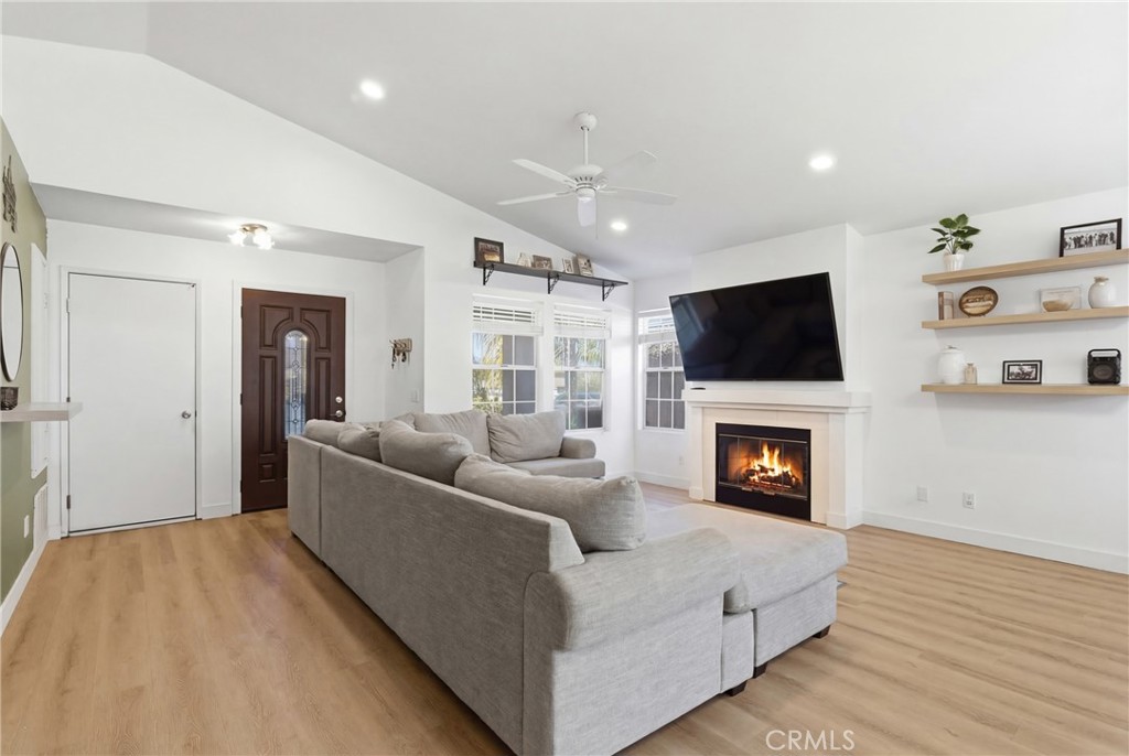 44462 Cayenne Trail Temecula, CA 92592 - Photo 2 of 28 LIVING ROOM #1