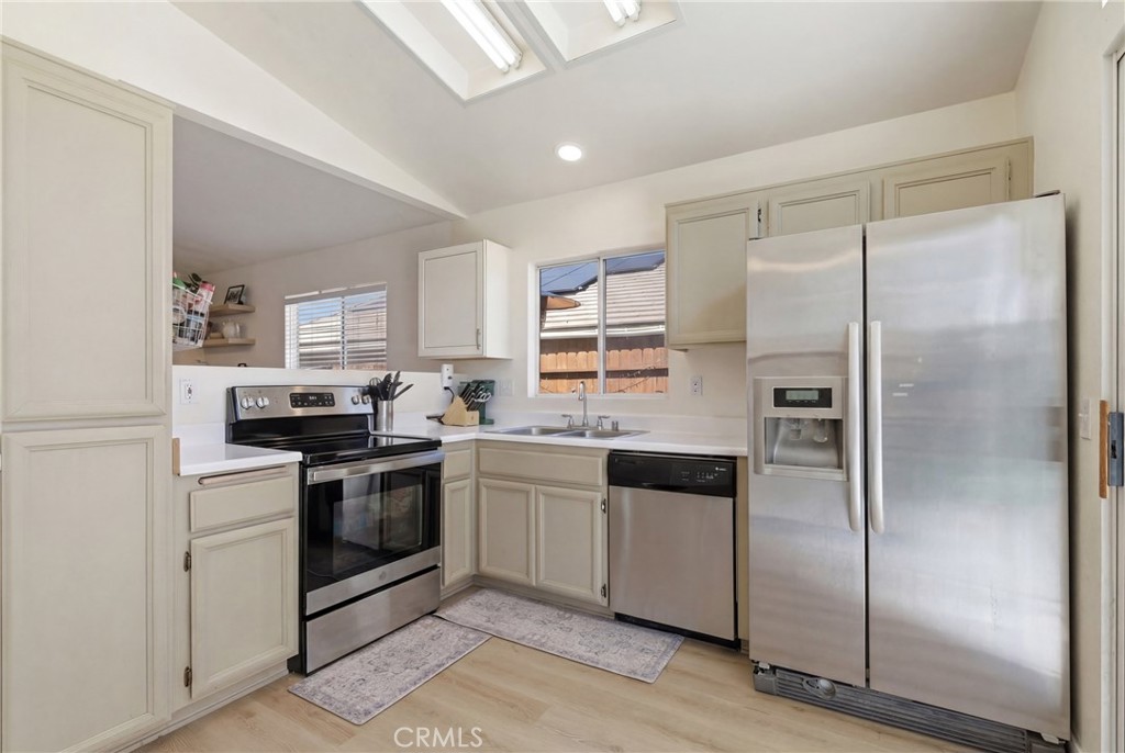 44462 Cayenne Trail Temecula, CA 92592 - Photo 8 of 28 KITCHEN #2