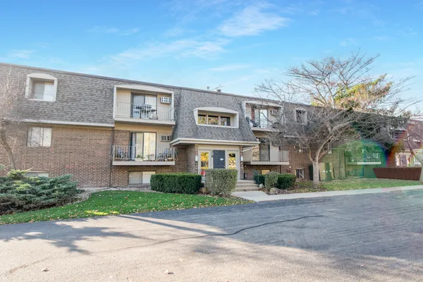 $1,600 | 218 East Bailey Road, Unit F, Naperville, IL 60565
