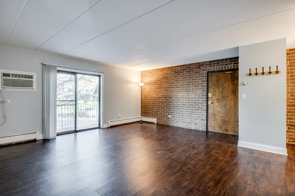 $1,600 | 218 East Bailey Road, Unit F, Naperville, IL 60565