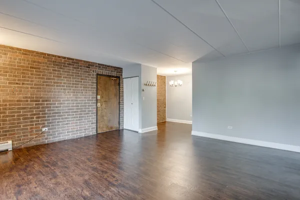 $1,600 | 218 East Bailey Road, Unit F, Naperville, IL 60565