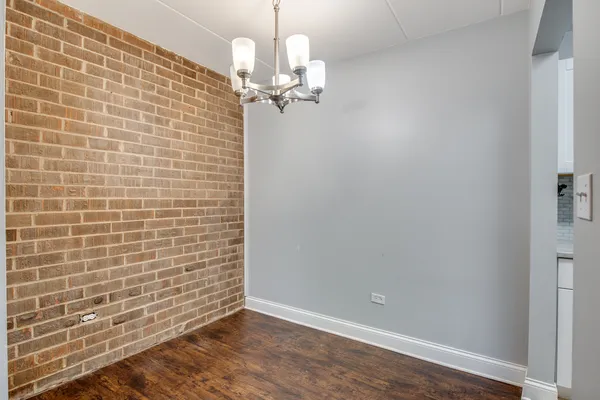 $1,600 | 218 East Bailey Road, Unit F, Naperville, IL 60565