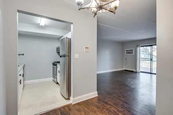 $1,600 | 218 East Bailey Road, Unit F, Naperville, IL 60565