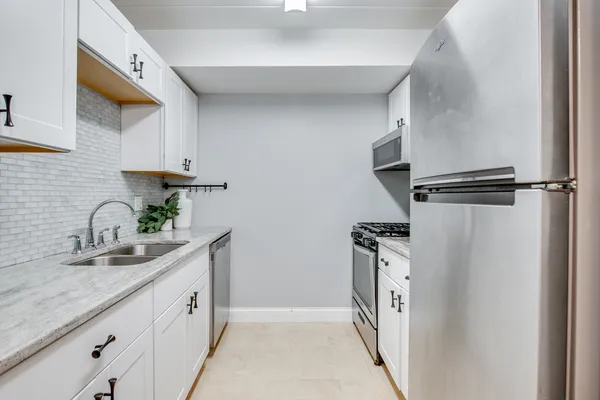 $1,600 | 218 East Bailey Road, Unit F, Naperville, IL 60565