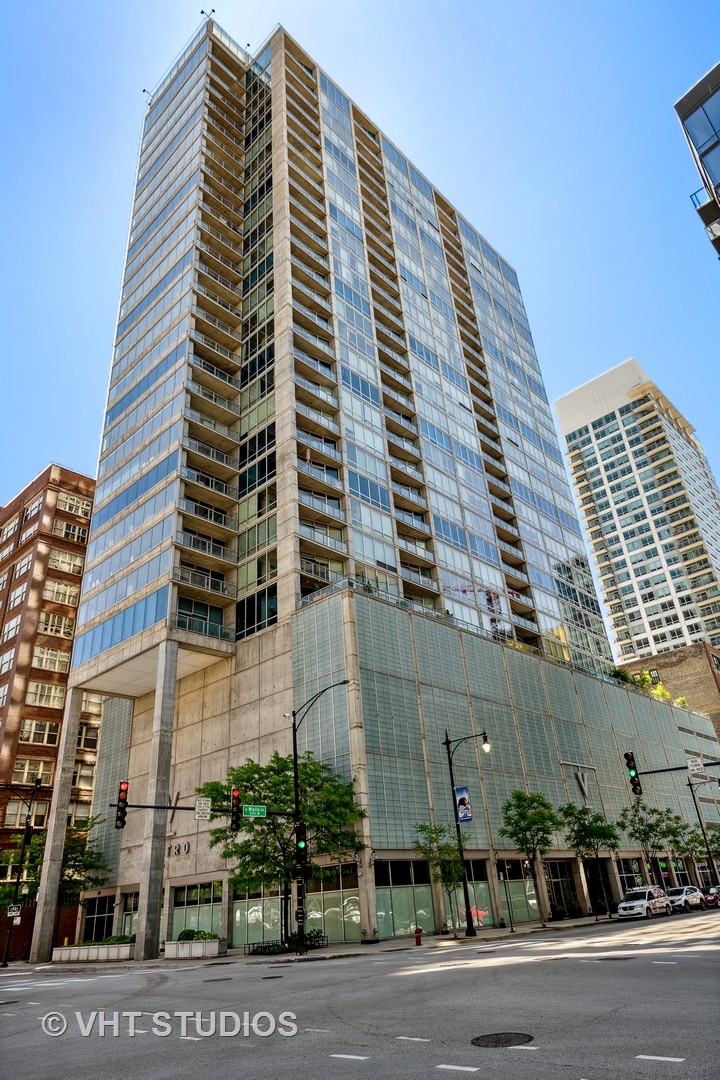 611 South Wells Street, Unit 2904 Chicago, IL 60607 - Photo 1 of 18 a front view of a building
