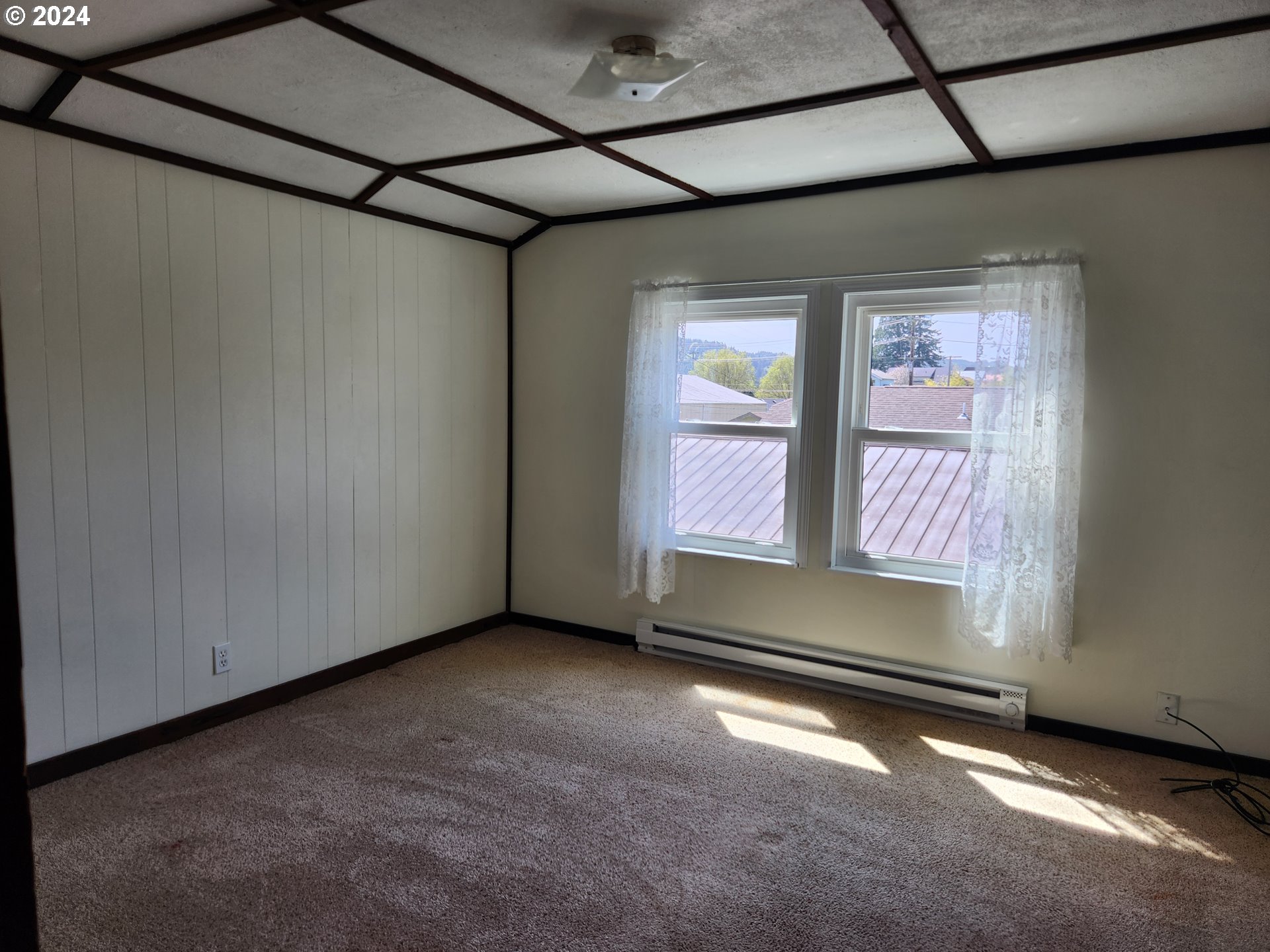 912 Fir Avenue Reedsport, OR 97467 - Photo 32 of 40 a view of room with window