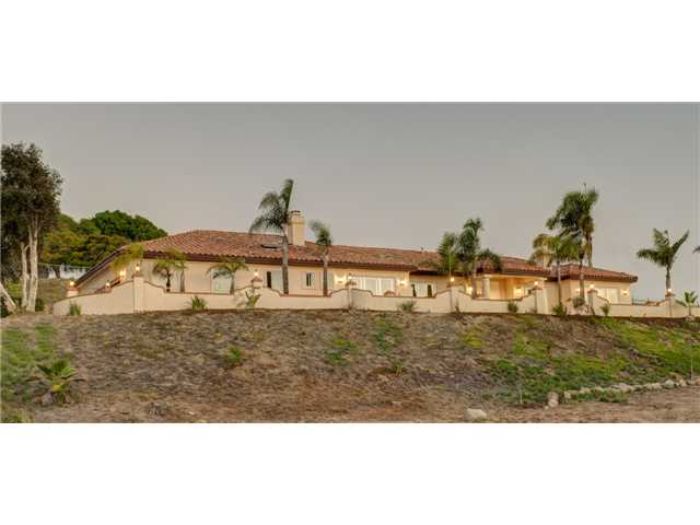 828 Grove View Road Oceanside, CA 92057 - Photo 1 of 25 Gallery Image 1