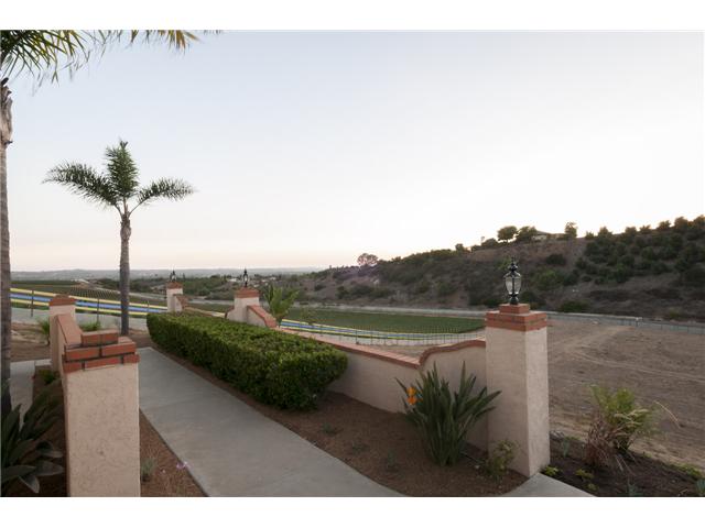 828 Grove View Road Oceanside, CA 92057 - Photo 3 of 25 Gallery Image 3