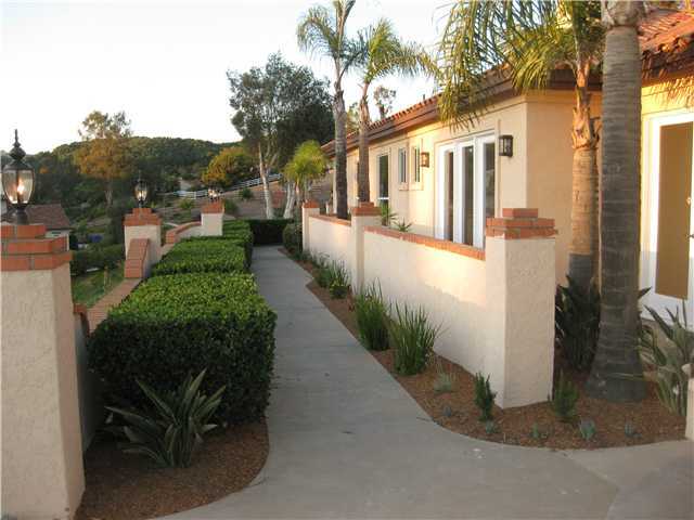 828 Grove View Road Oceanside, CA 92057 - Photo 4 of 25 Gallery Image 4