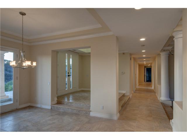 828 Grove View Road Oceanside, CA 92057 - Photo 8 of 25 Gallery Image 8