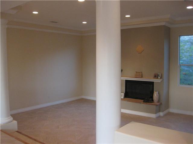 828 Grove View Road Oceanside, CA 92057 - Photo 9 of 25 Gallery Image 9