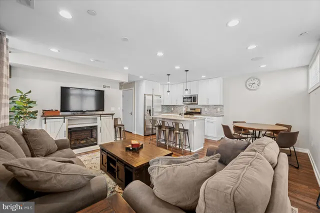 $2,600 | 769 North Uber Street, Unit 2, Philadelphia, PA 19130