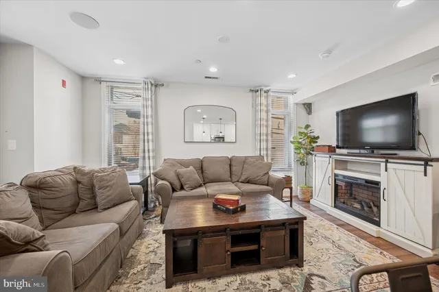 $2,600 | 769 North Uber Street, Unit 2, Philadelphia, PA 19130