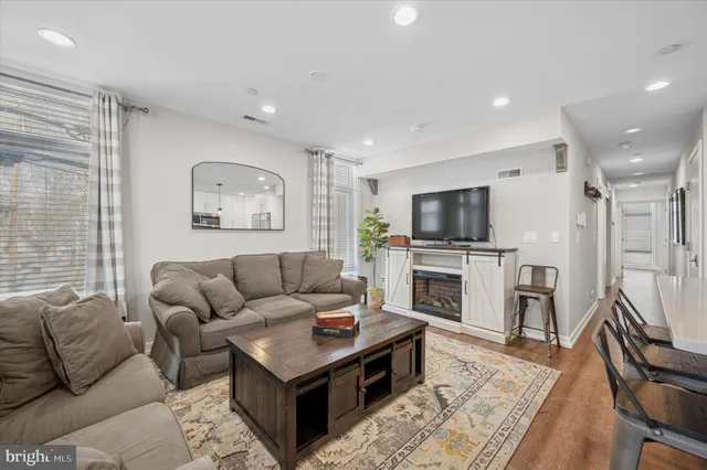 $2,600 | 769 North Uber Street, Unit 2, Philadelphia, PA 19130