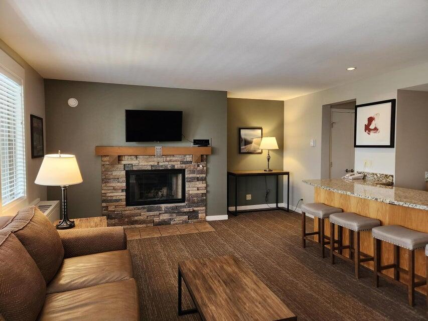 18575 Southwest Century Drive, Unit 1333E Bend, OR 97702 - Photo 3 of 24 18575 SW Century Drive #1333E_3