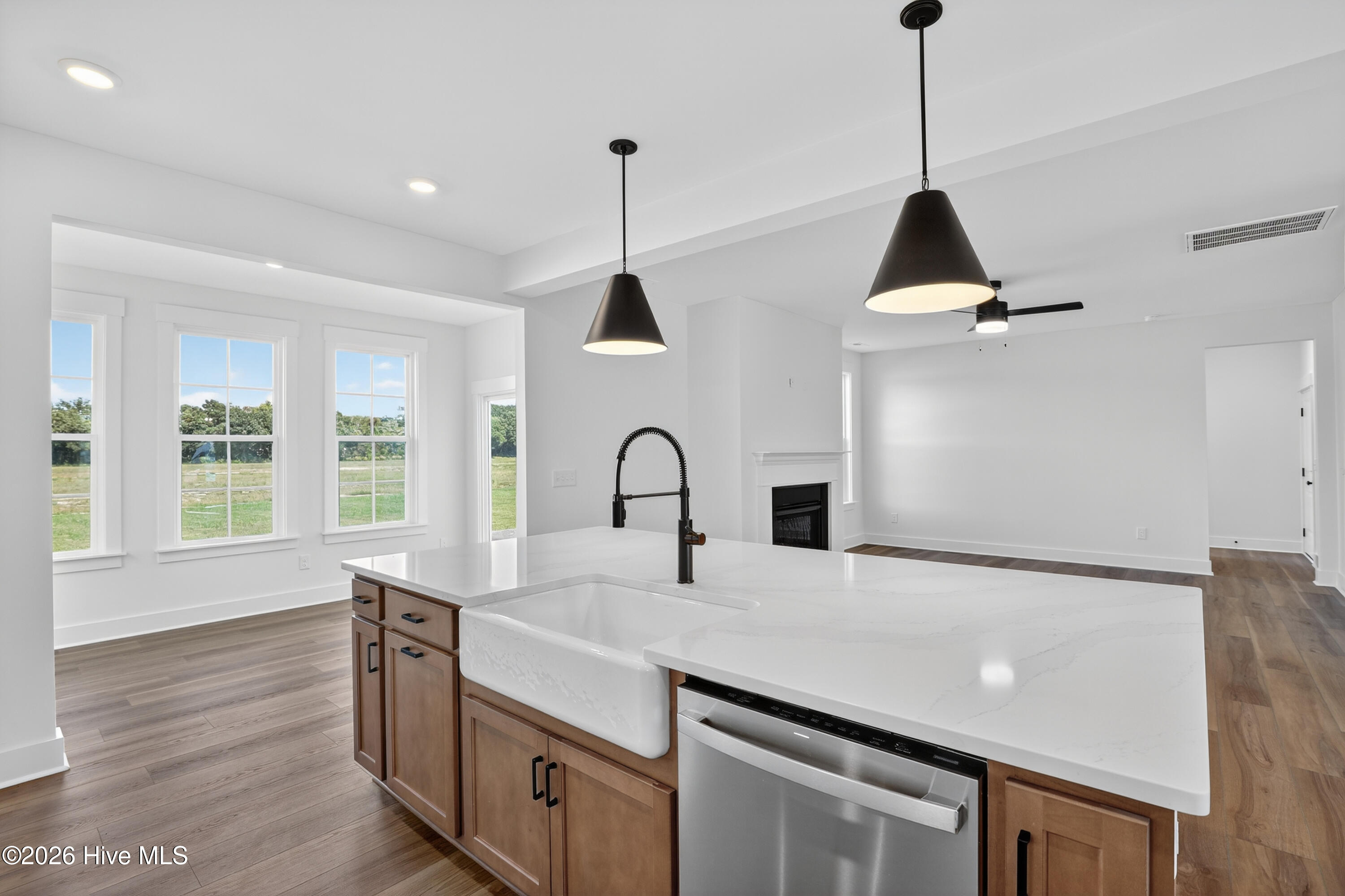 15 Lookout Point Hampstead, NC 28443 - Photo 6 of 16 *photo not of subject, finishes may vary