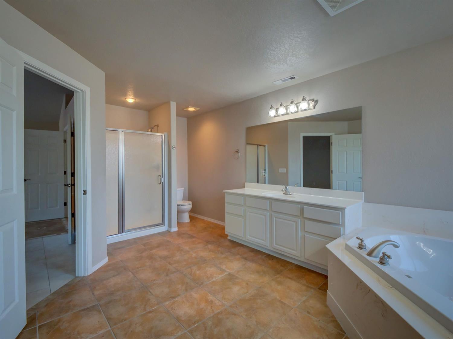 1535 Ridge Way Medford, OR 97504 - Photo 13 of 23 Another view of the master bath.