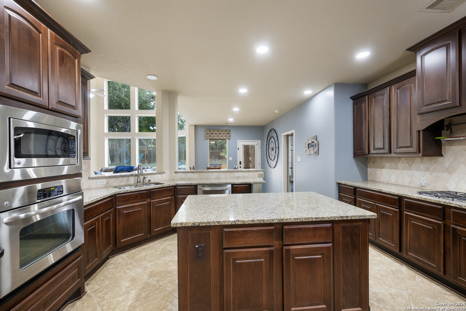 25706 Stormy Ridge San Antonio, TX 78255 - Photo 11 of 27