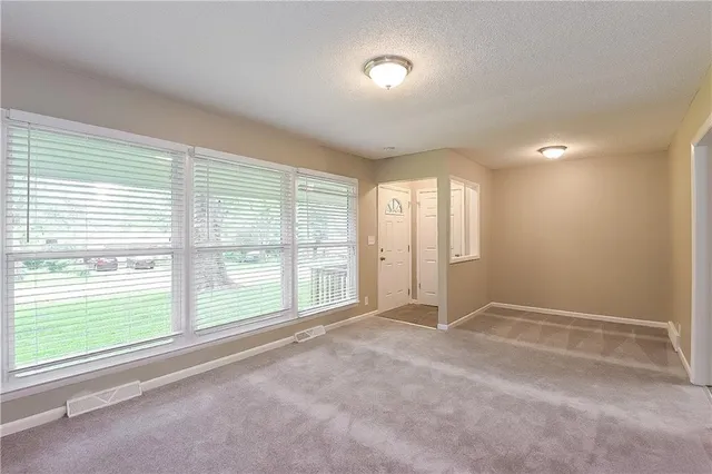 $1,585 | 12500 East 54th Terrace, Kansas City, MO 64133