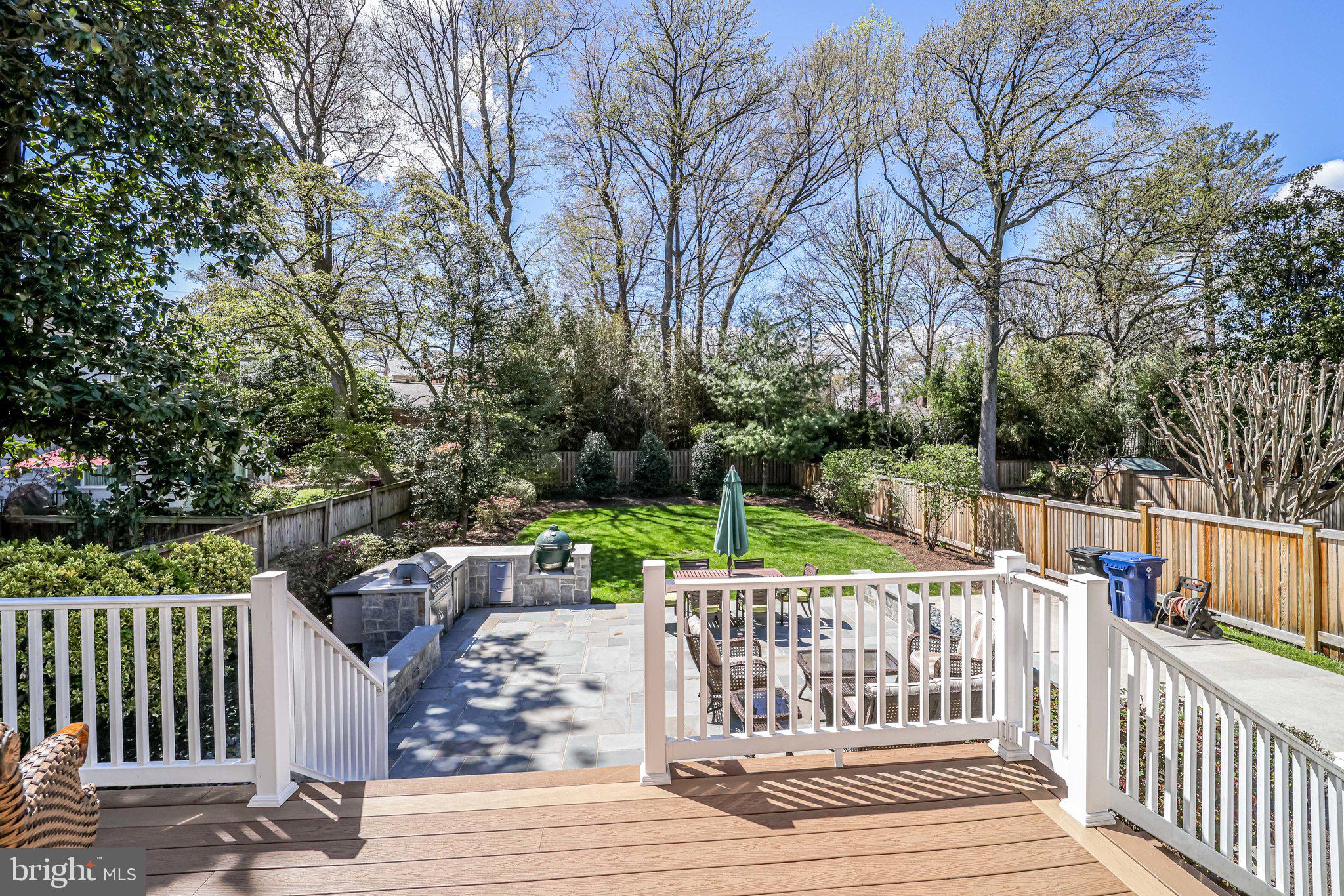 2806 Valley Drive Alexandria, VA 22302 - Photo 117 of 138 Trex deck