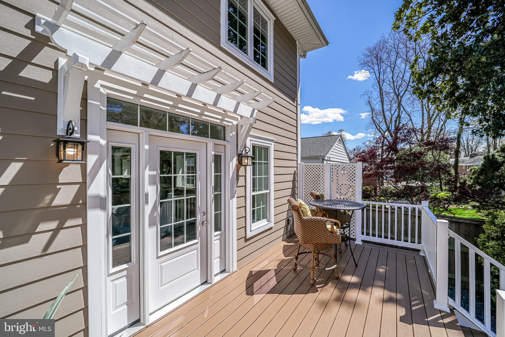 2806 Valley Drive Alexandria, VA 22302 - Photo 119 of 138 trex deck