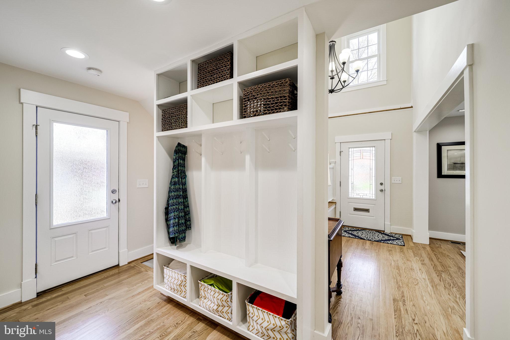 2806 Valley Drive Alexandria, VA 22302 - Photo 27 of 138 cubbies!