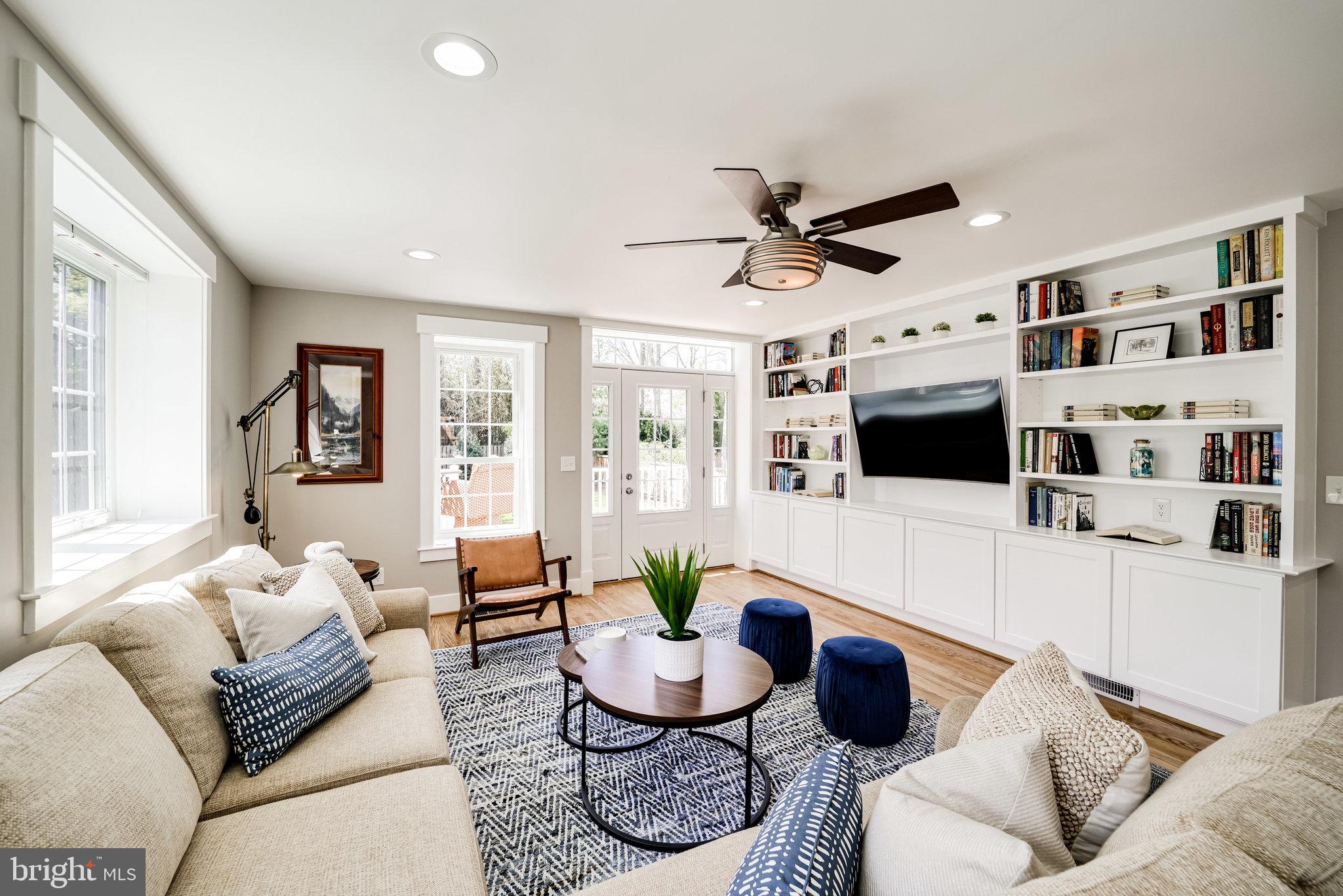 2806 Valley Drive Alexandria, VA 22302 - Photo 33 of 138 main lvl living