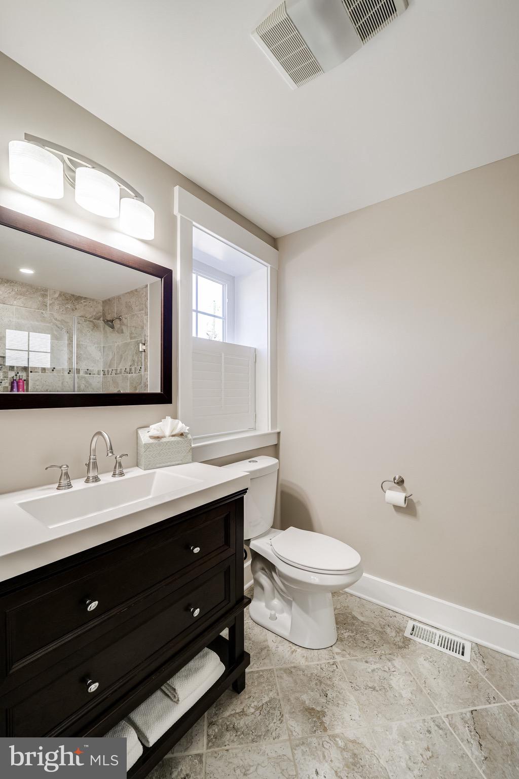 2806 Valley Drive Alexandria, VA 22302 - Photo 47 of 138 main lvl bath