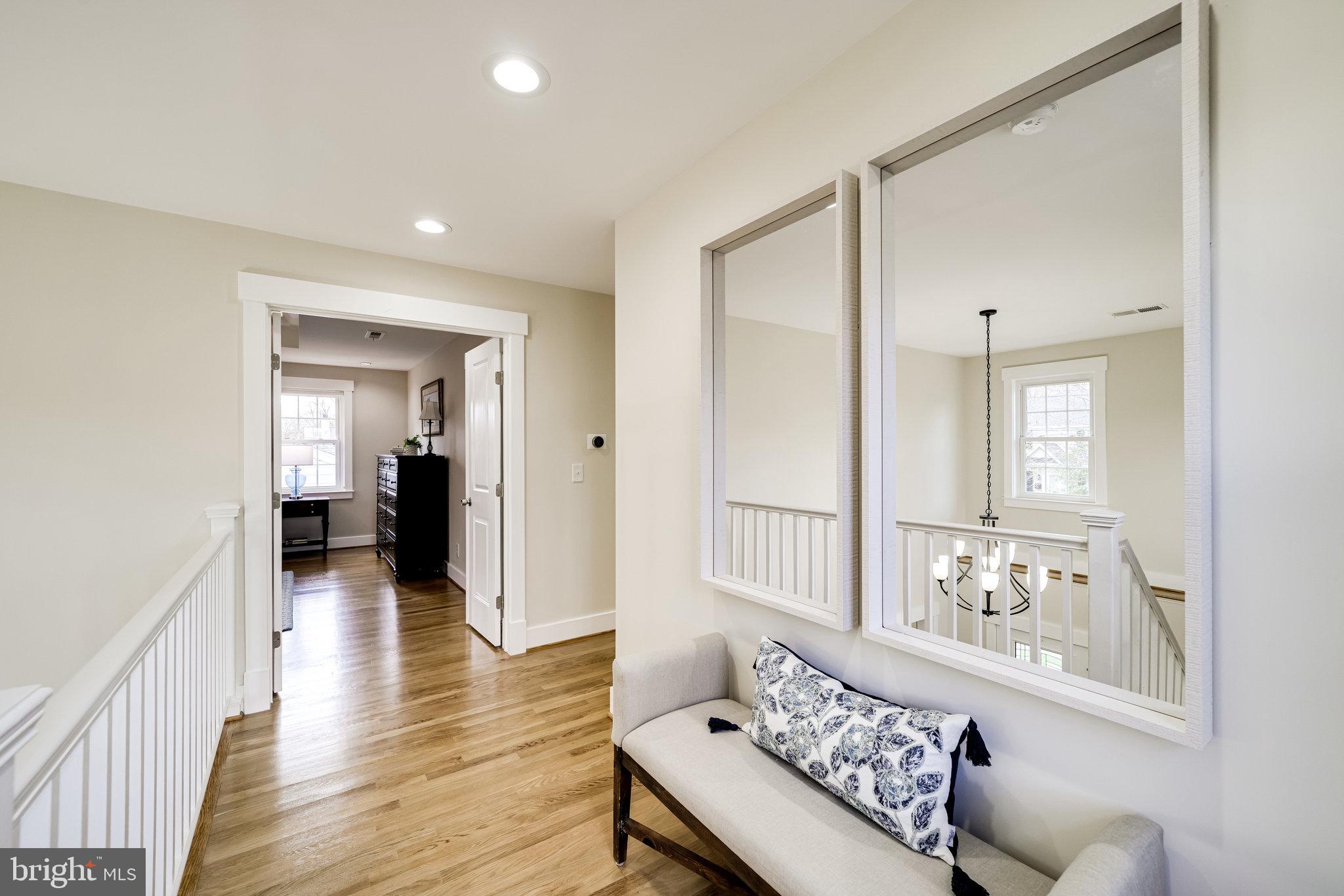 2806 Valley Drive Alexandria, VA 22302 - Photo 49 of 138 second lvl landing