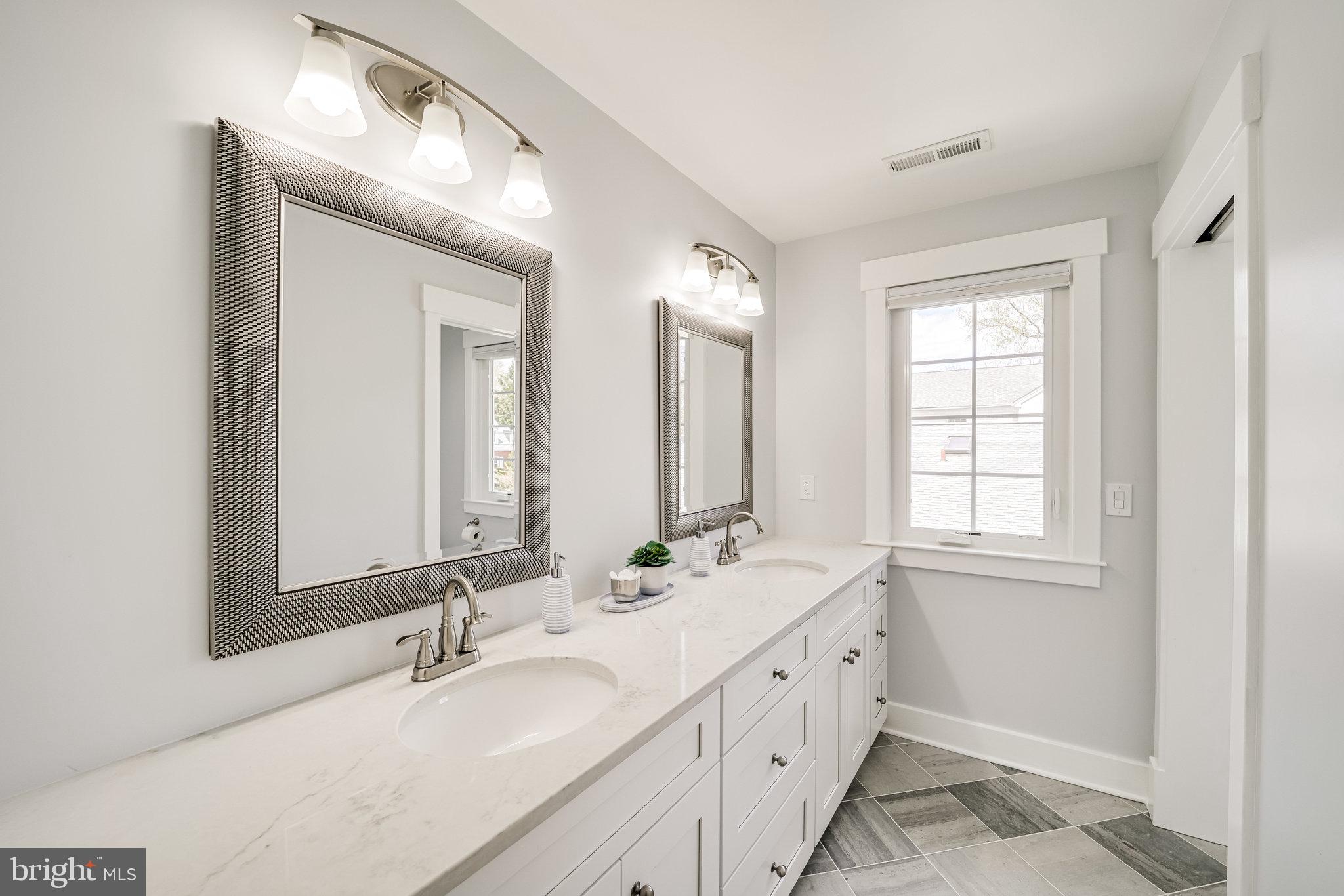 2806 Valley Drive Alexandria, VA 22302 - Photo 78 of 138 second level bath