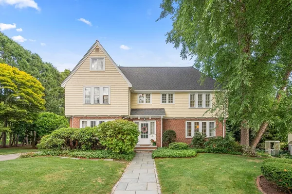 $1,965,000 | 17 Atwood Street, Wellesley, MA 02482