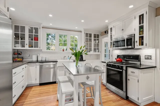 $1,995,000 | 17 Atwood Street, Wellesley, MA 02482