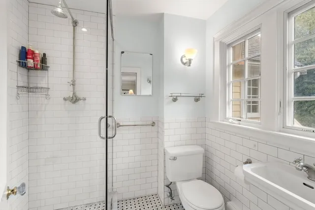 $1,995,000 | 17 Atwood Street, Wellesley, MA 02482