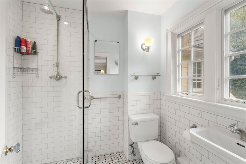 17 Atwood Street Wellesley, MA 02482 - Photo 18 of 31