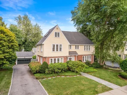 $1,995,000 | 17 Atwood Street, Wellesley, MA 02482
