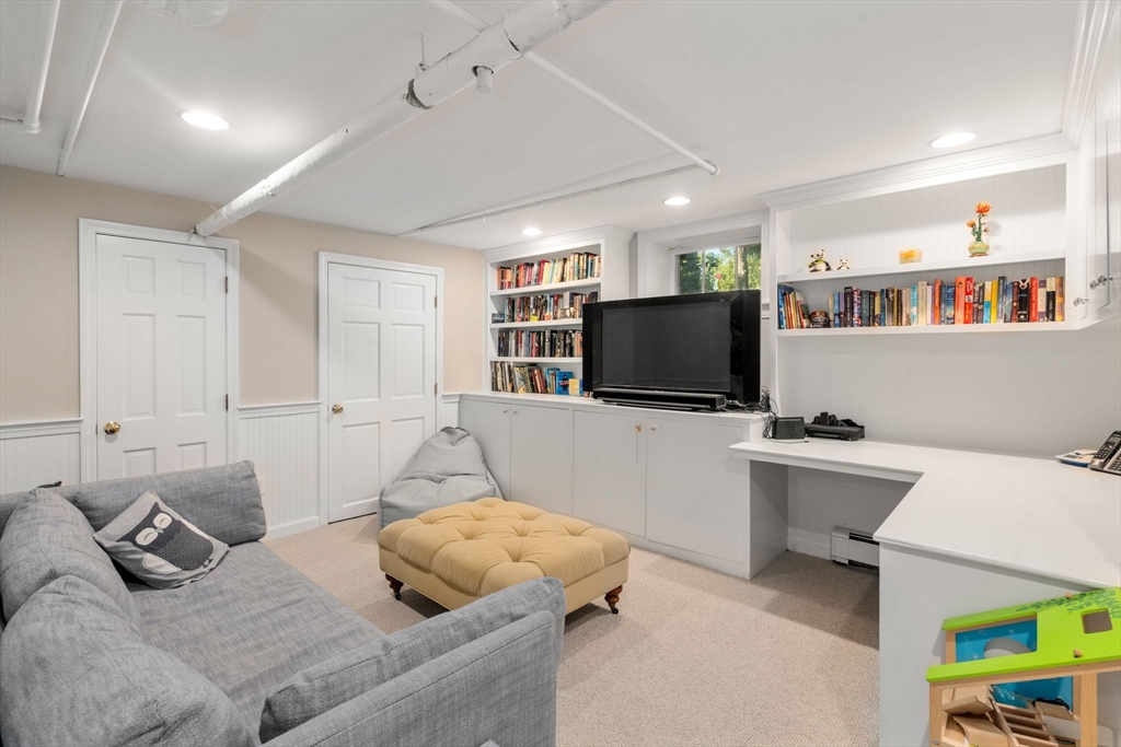 17 Atwood Street Wellesley, MA 02482 - Photo 23 of 31