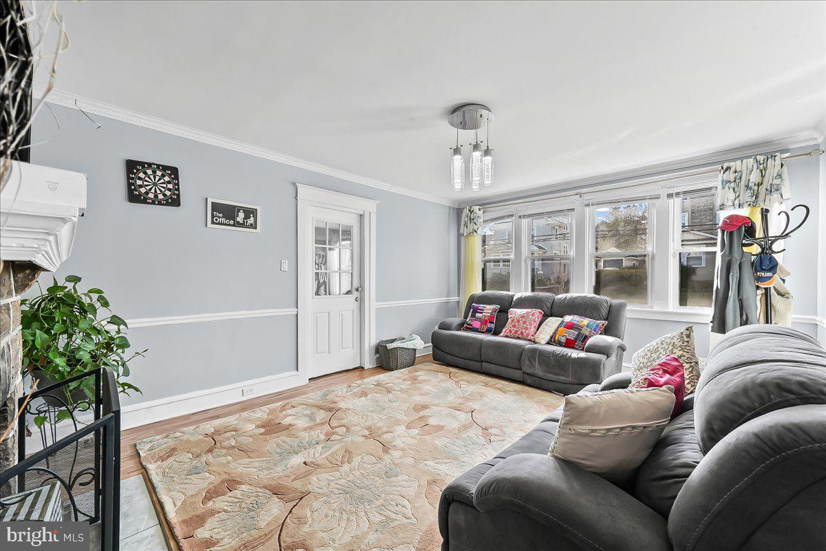 331 Clearbrook Avenue Lansdowne, PA 19050 - Photo 3 of 25