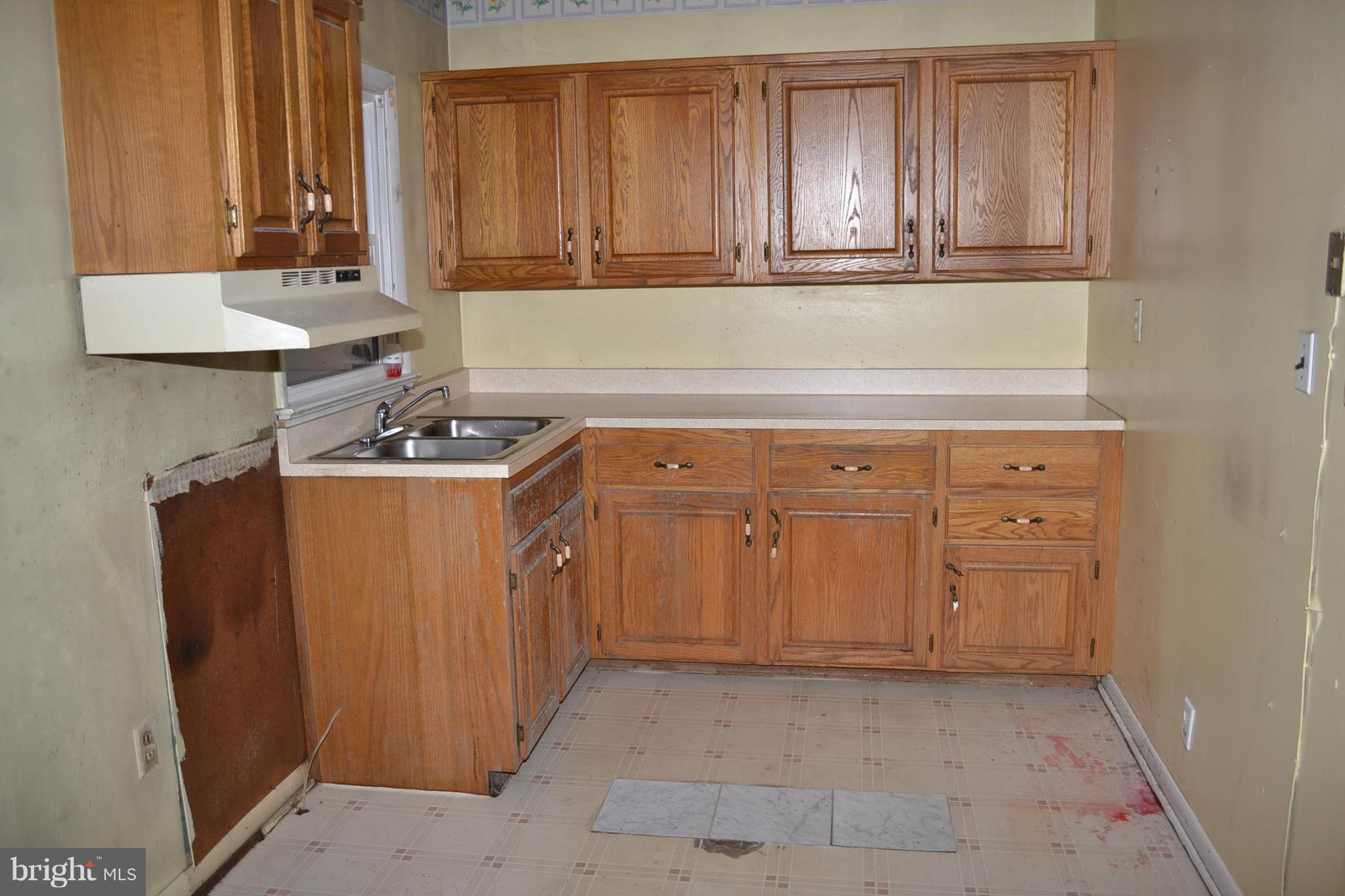 447 Glasgow Road Street, MD 21154 - Photo 3 of 25 Kitchen