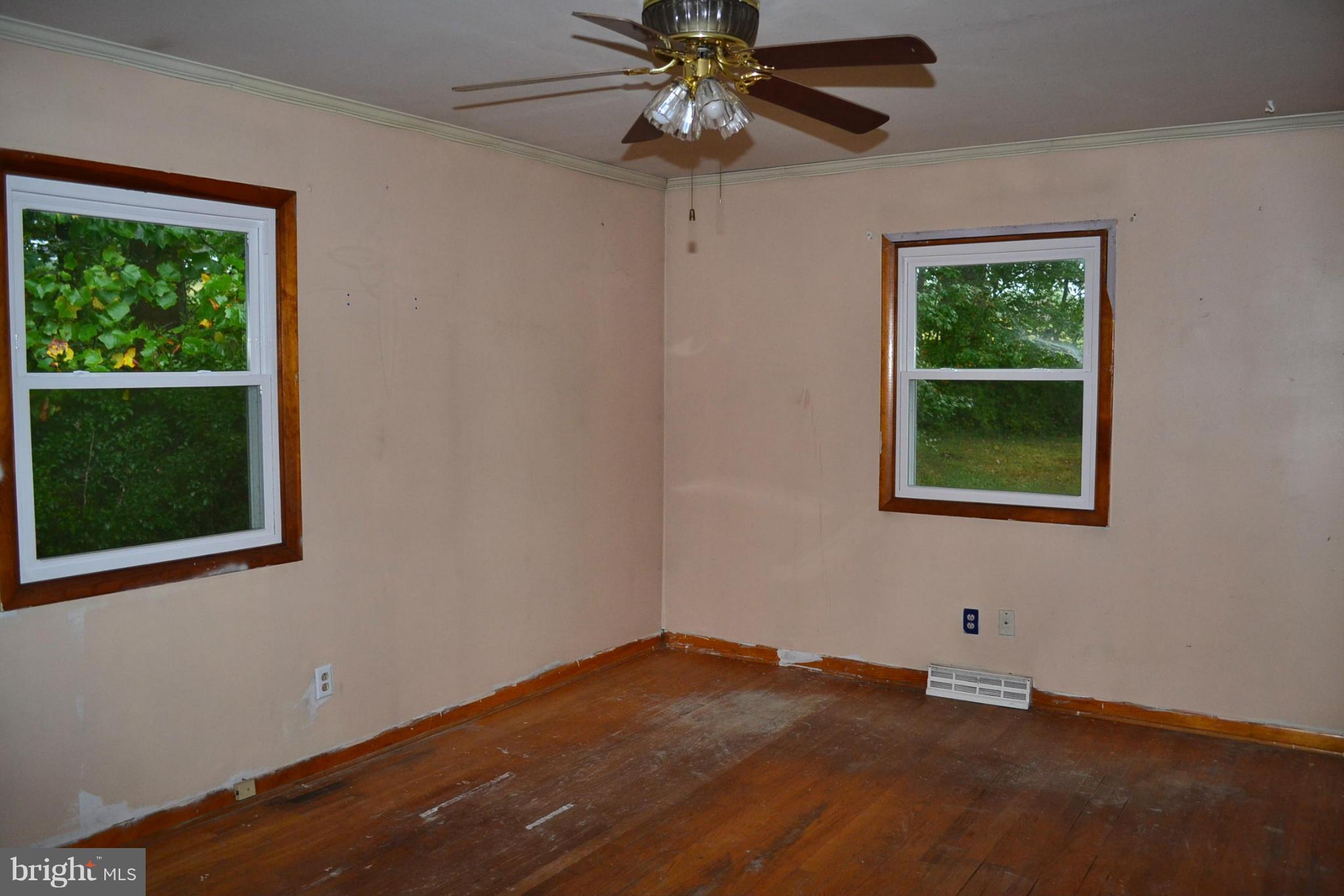 447 Glasgow Road Street, MD 21154 - Photo 6 of 25 Bedroom