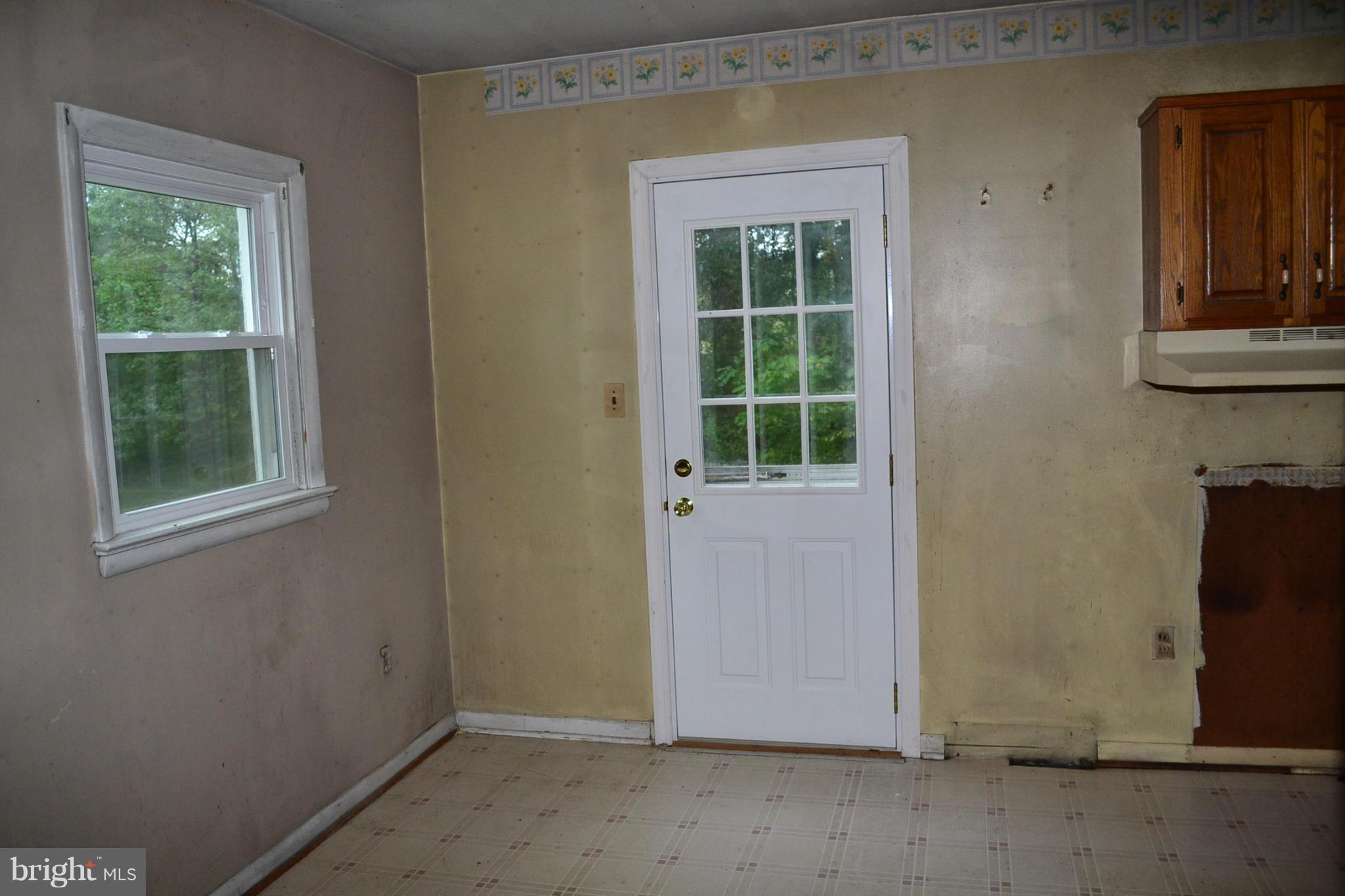 447 Glasgow Road Street, MD 21154 - Photo 7 of 25 Kitchen