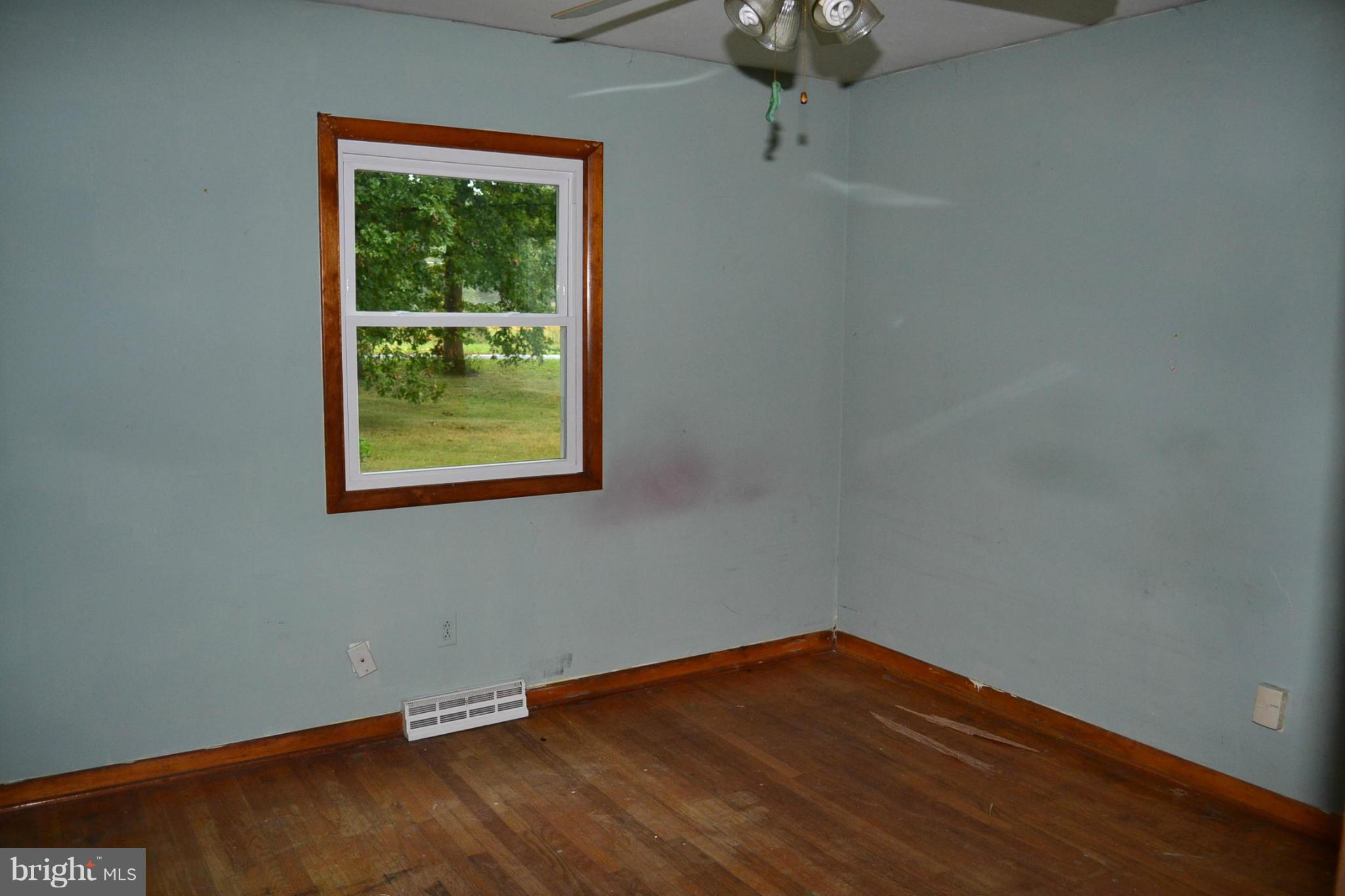 447 Glasgow Road Street, MD 21154 - Photo 9 of 25 Bedroom