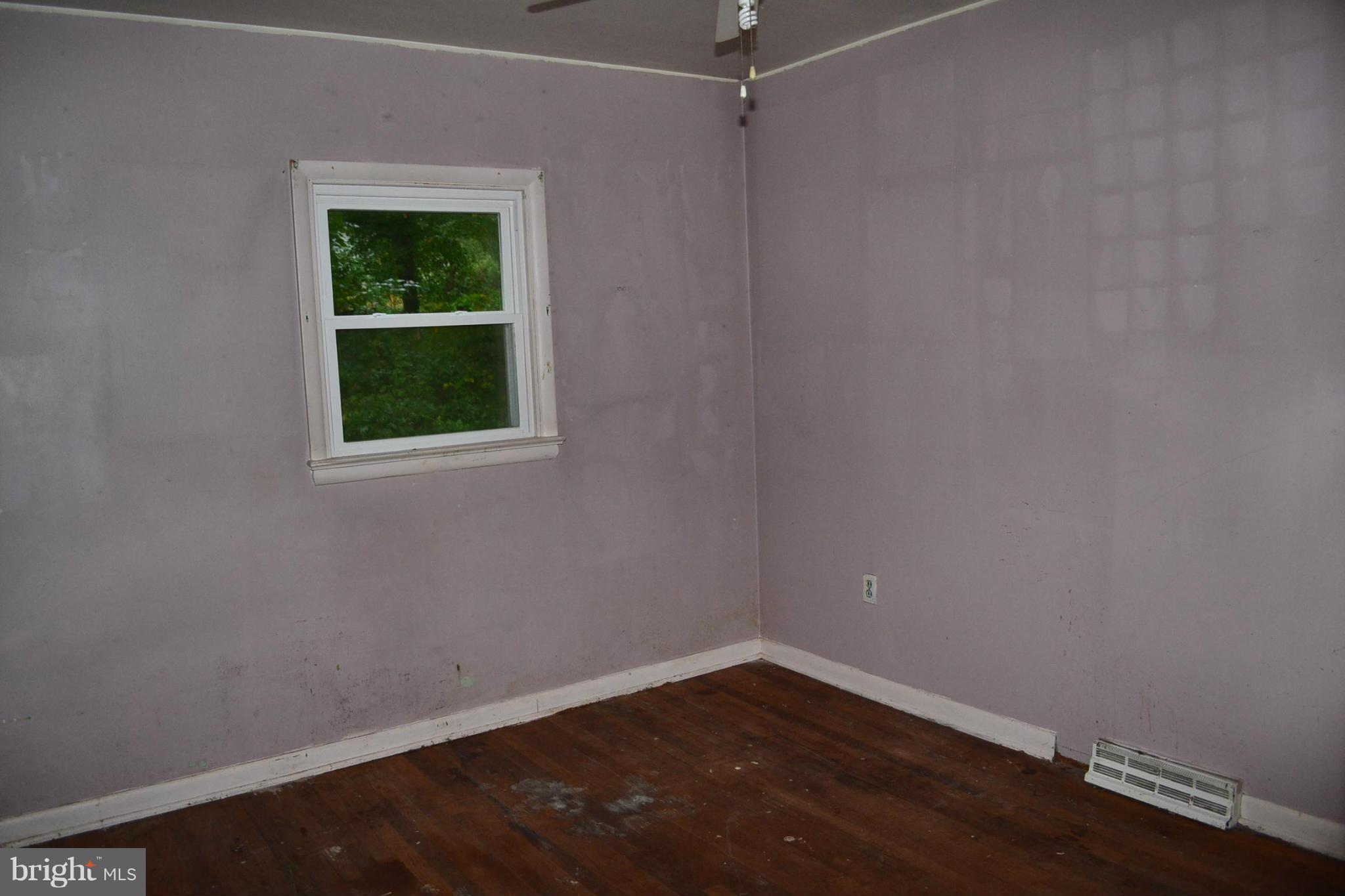 447 Glasgow Road Street, MD 21154 - Photo 10 of 25 Bedroom