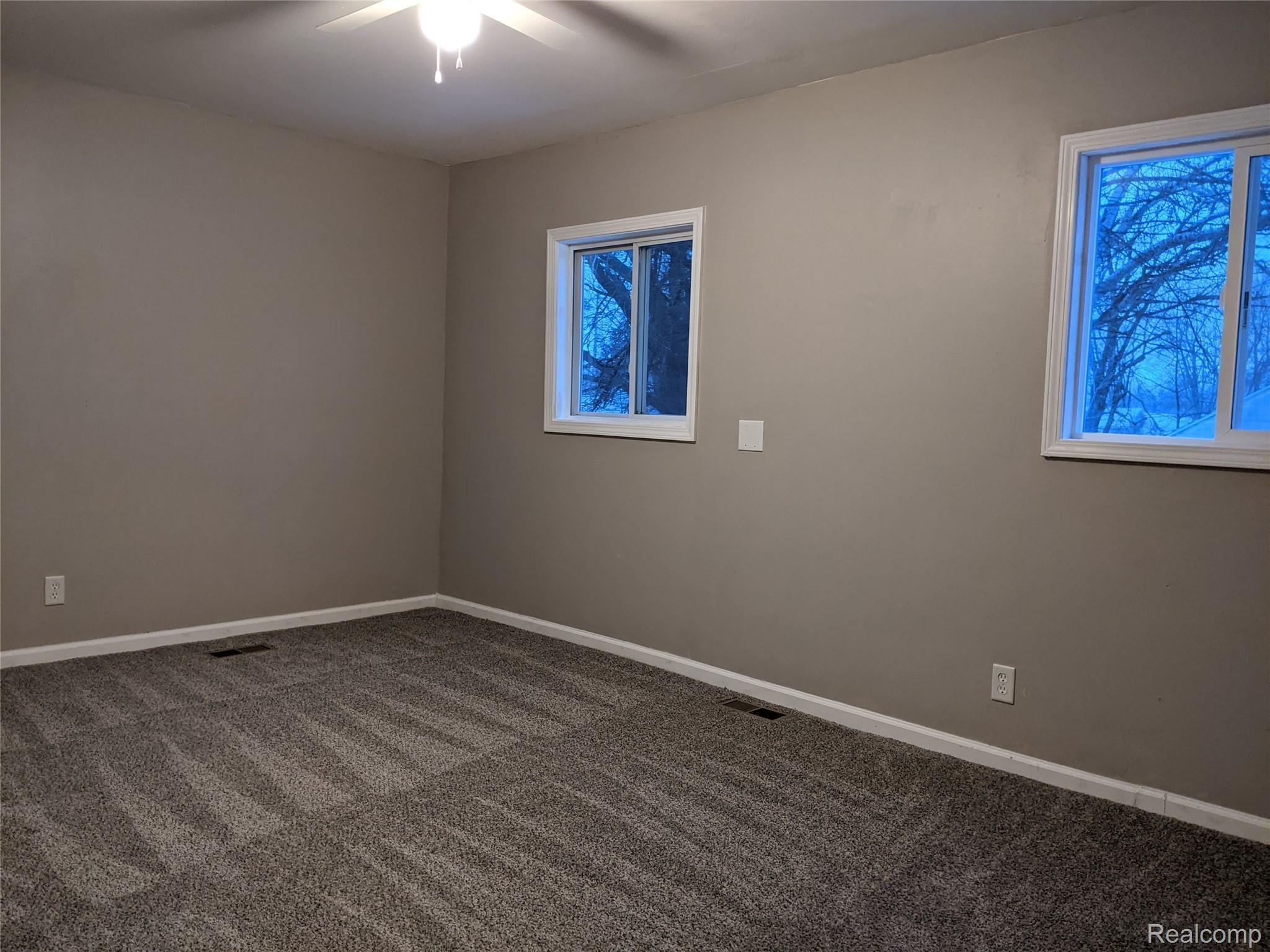 4051 Hunter Road Flint, MI 48504 - Photo 10 of 37 second floor bedroom