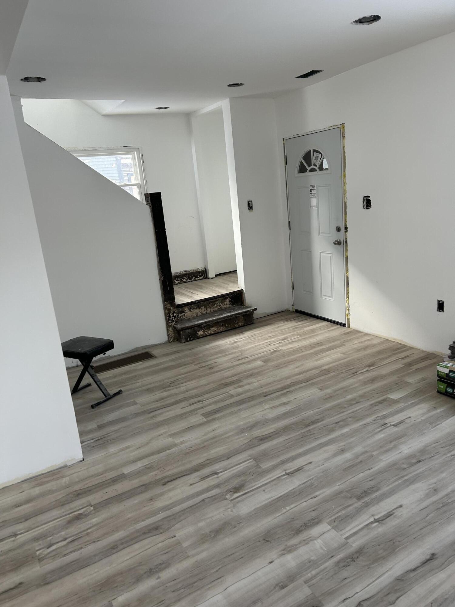 647 Vermont Street Gary, IN 46402 - Photo 3 of 25 1500x2000