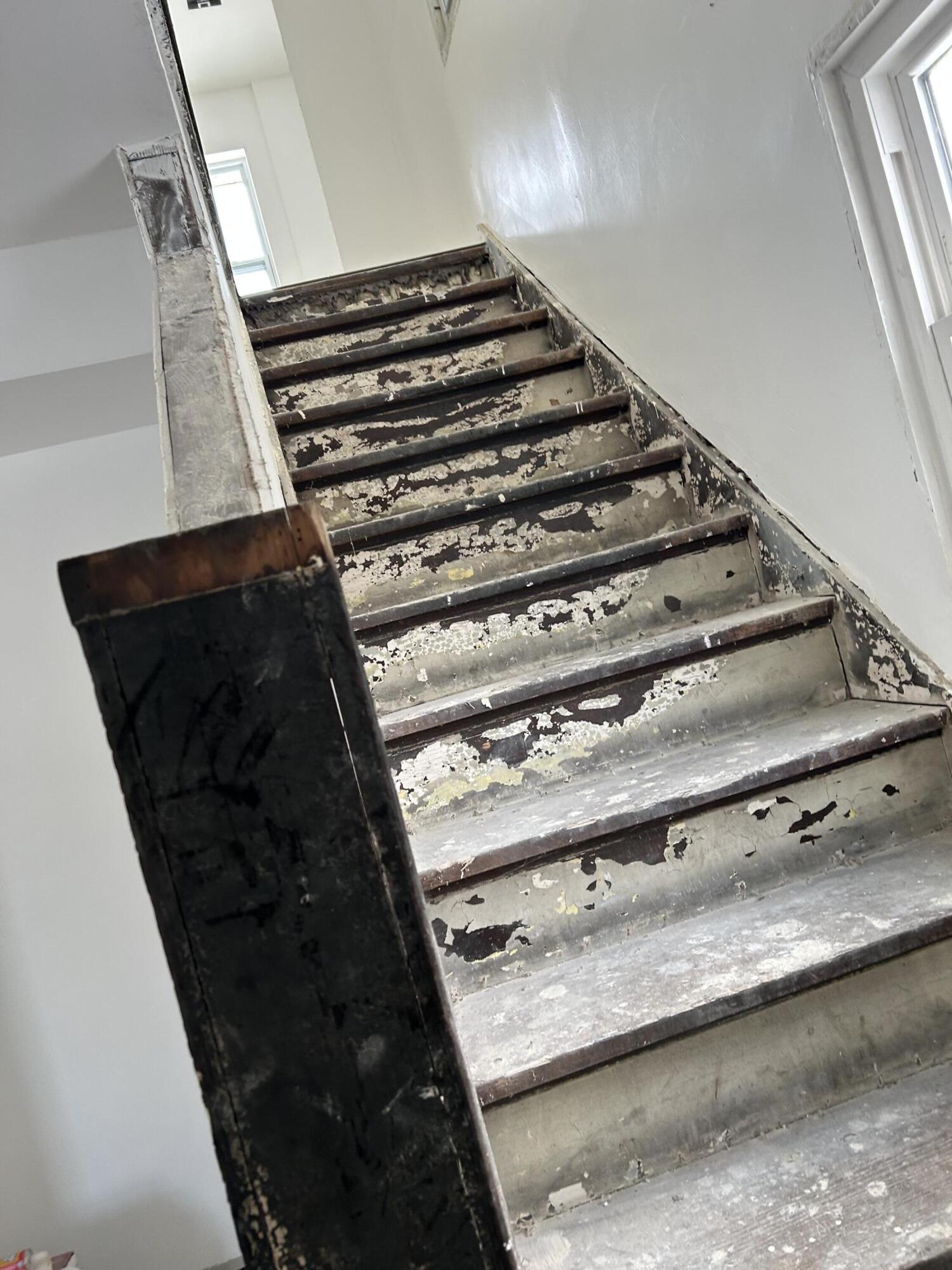 647 Vermont Street Gary, IN 46402 - Photo 10 of 25 1500x2000