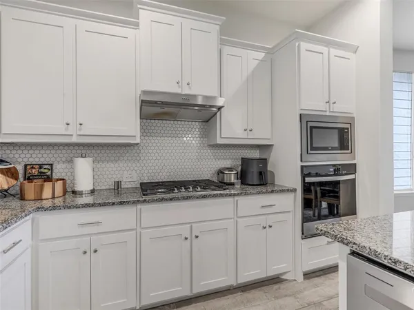 $2,800 | 2156 Knightsgate Road, Argyle, TX 76226