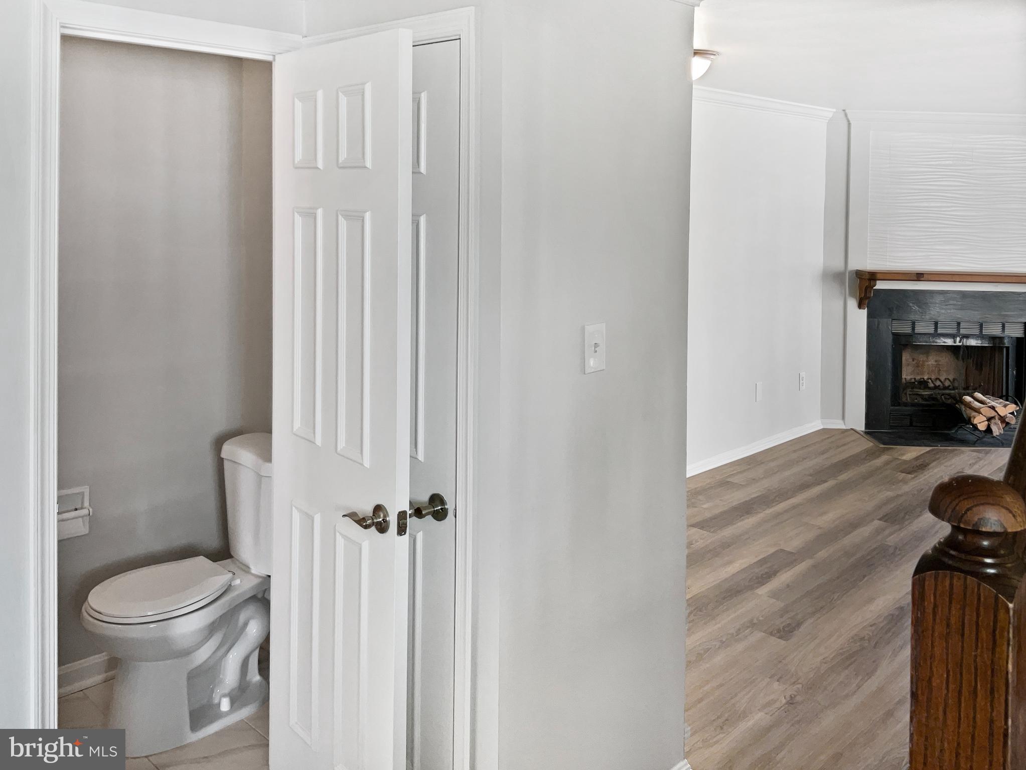 11184 Silentwood Lane Reston, VA 20191 - Photo 12 of 26 a bathroom with a toilet and a tub
